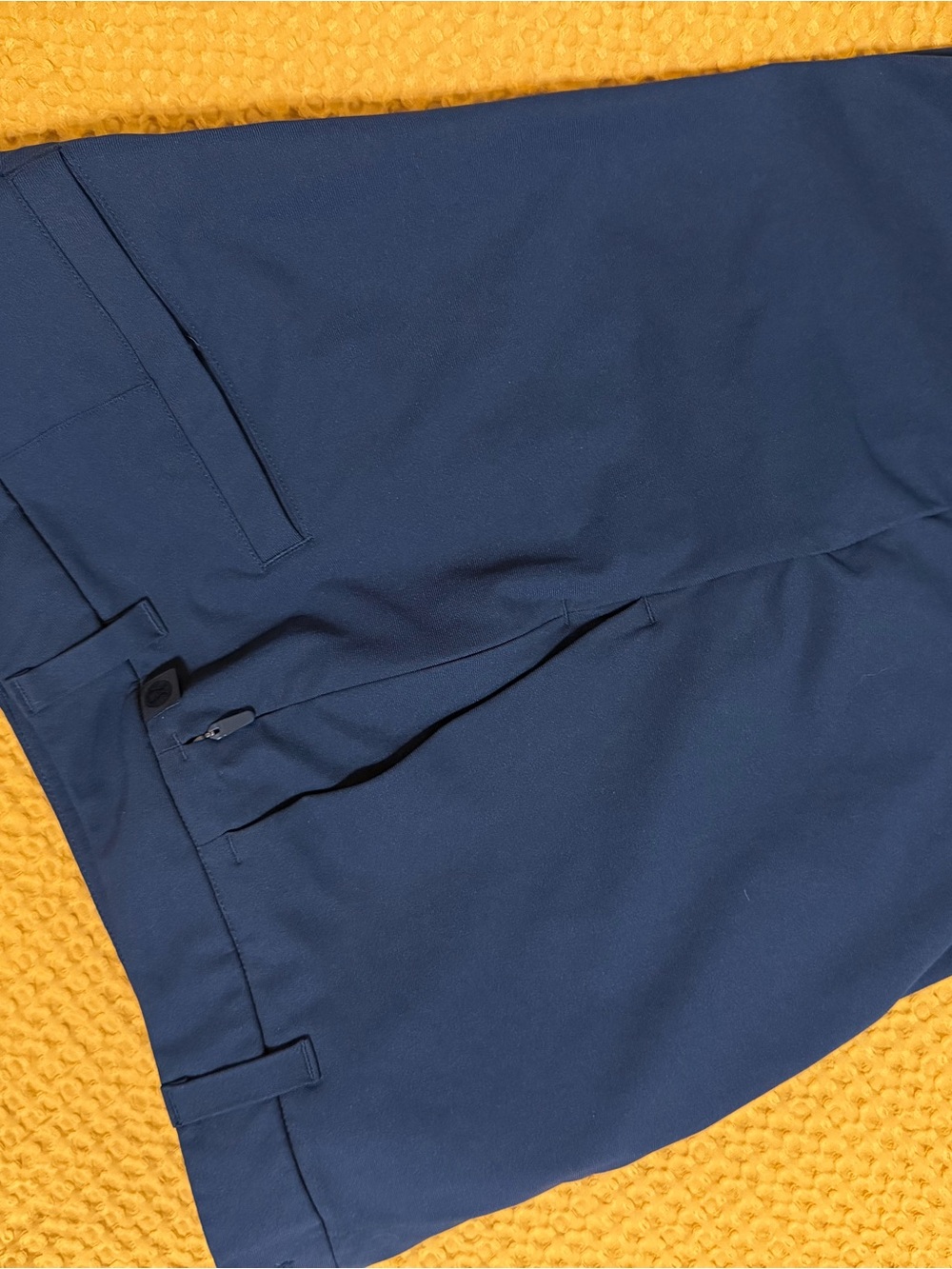 lululemon athletica Men’s ABC Hybrid Golf Shorts - Black - Picture 5 of 6